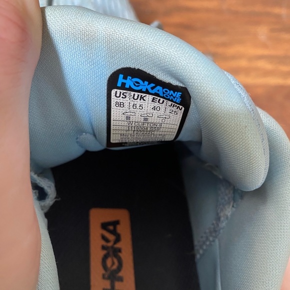 SOLD! Hoka Clifton 8 - Picture 4 of 5